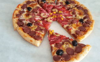 evde karışık pizza nasıl yapılır tarifi